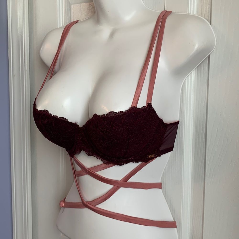 Victoria’s Secret PINK Strappy Date Push-Up Lace Bra 34B RARE!